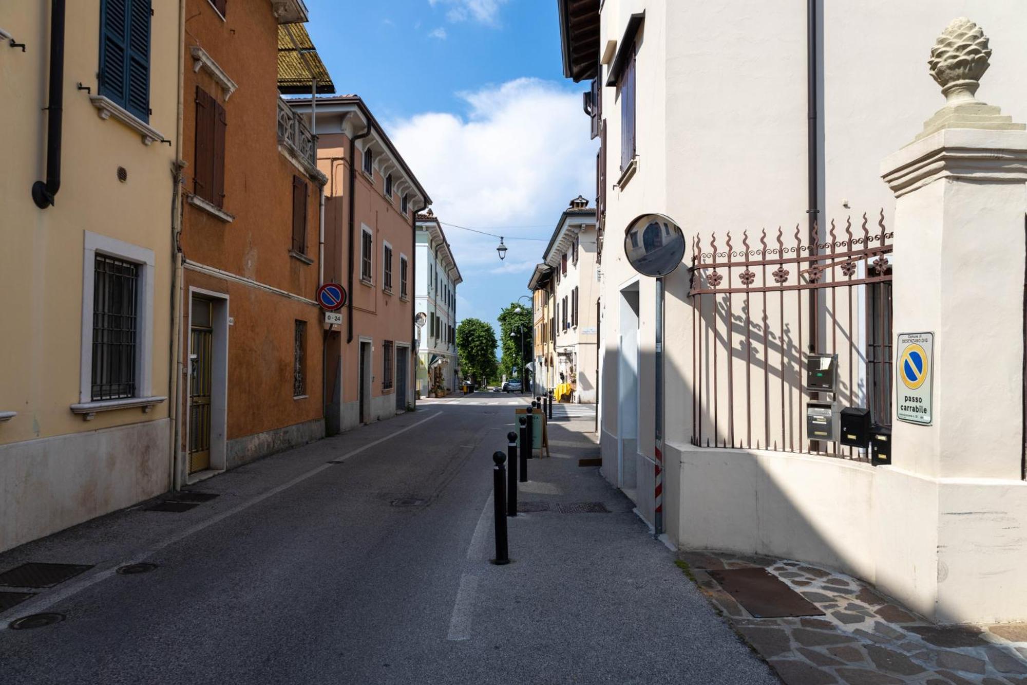 Haus Martina Apartment Desenzano del Garda Ngoại thất bức ảnh