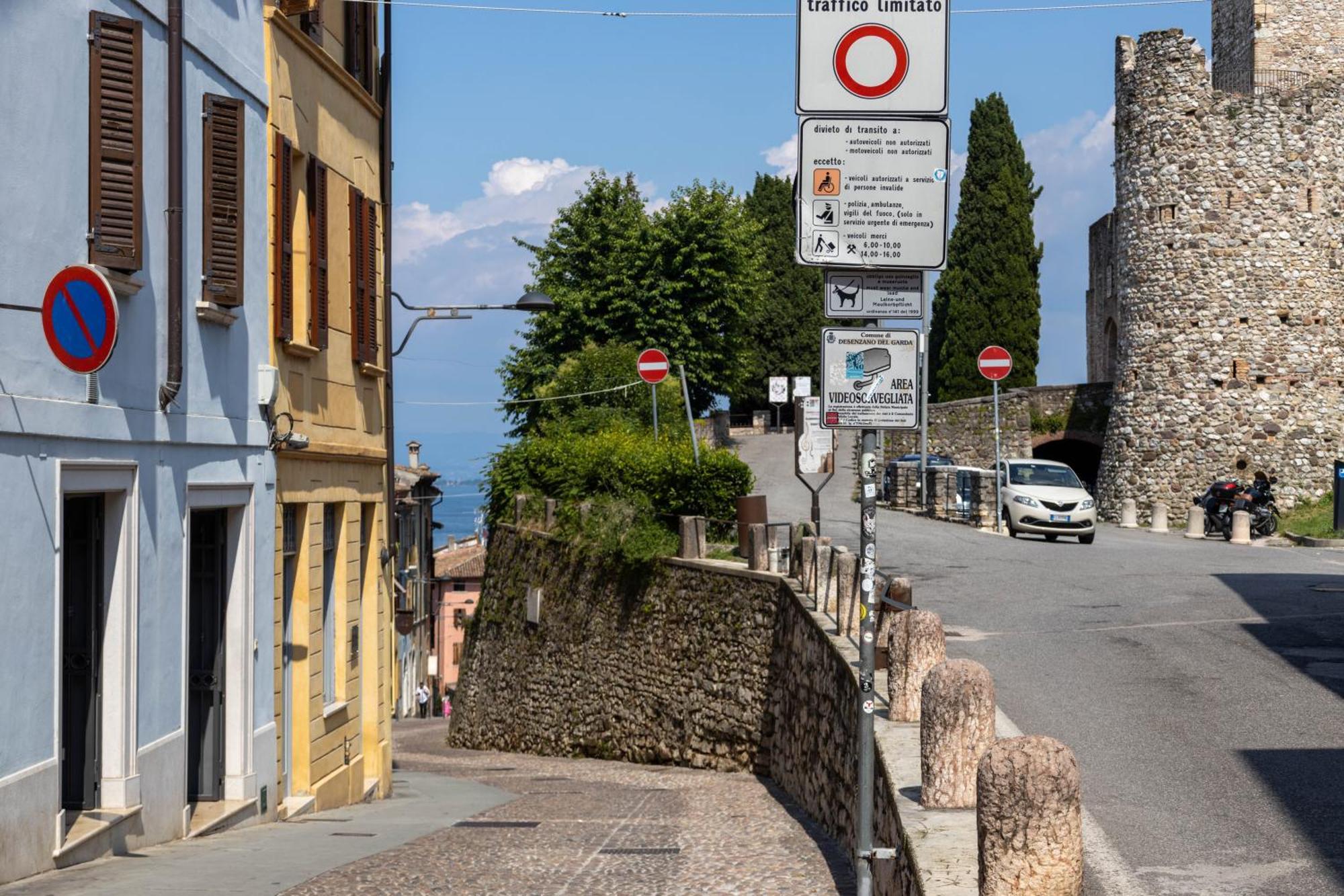 Haus Martina Apartment Desenzano del Garda Ngoại thất bức ảnh